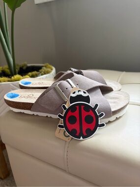 NWT ✨Yokono Suede Cross-Band Sandals in Taupe Size 6.5 Made in Spain